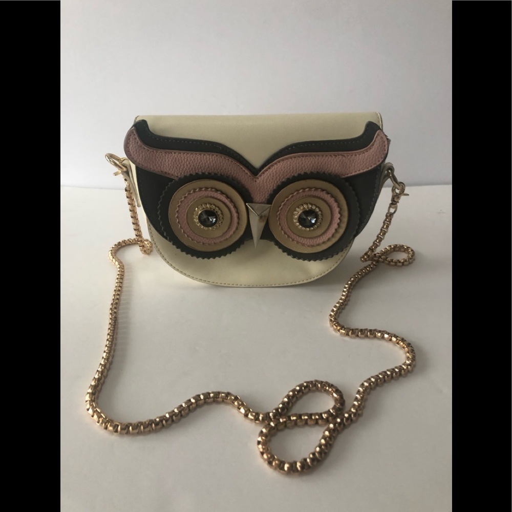 ⭐️ HP⭐️ Cute Owl purse with gold link chain.